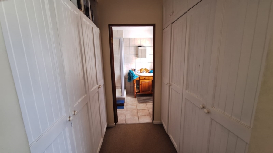 5 Bedroom Property for Sale in Stilbaai Wes Western Cape
